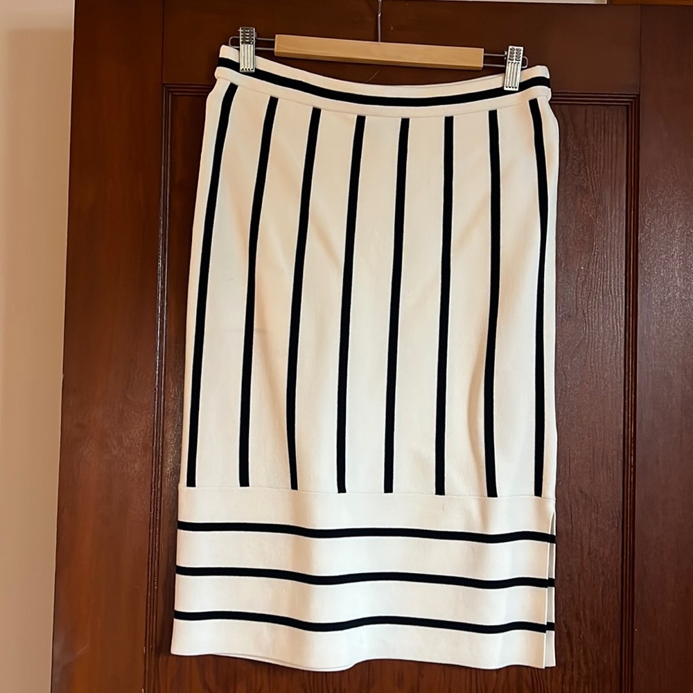 Banana Republic size M skirt in maritime